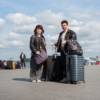 Couple Izzy (20) and Hugo (22) take their first big trip together: ‘You really get to know someone on the road’