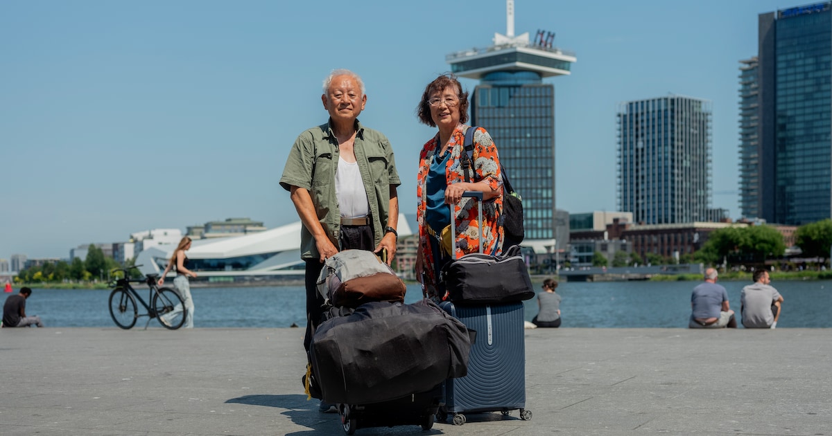 Het Chinese stel Ningsian (78) en Yang (75) is op interrail vanuit Griekenland in Amsterdam beland: 