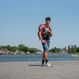 Solo traveler Mauricio (18) visits family in Amsterdam: ‘My nephew wanted to study in a low country’
