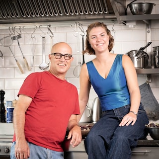 Eke (58) and Pleun (21): We are four women in the house, but you cry just as much
