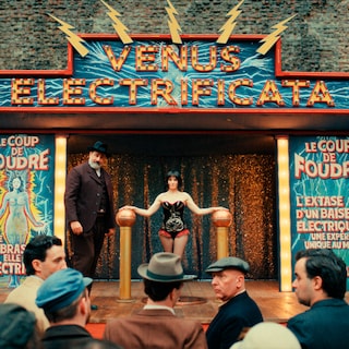 Review: La Vénus électrique is a costume fairy tale that is nothing more or less than a slightly hysterical French comedy