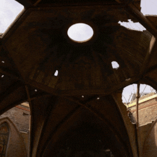 Two fires, squatters and the threat of demolition: this is the history of the Vondelkerk in 7 moments