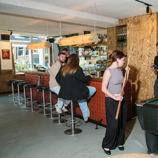 Café de Vos in West aims for a casual vibe: ‘As an Amsterdammer, I missed the working-class feel in this neighborhood’