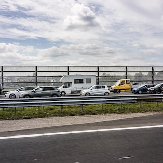 Multiple casualties in A2 accident near Breukelen, road towards Amsterdam closed until this evening
