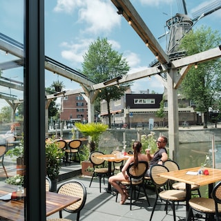 At Tête, formerly Kop van Oost, you can just as easily pull up a chair for a morning coffee as for a ribeye