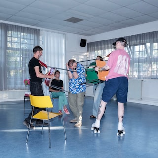 Tragicomedy Pink Therapy gives outdoor theater in Noord a second life during WorldPride