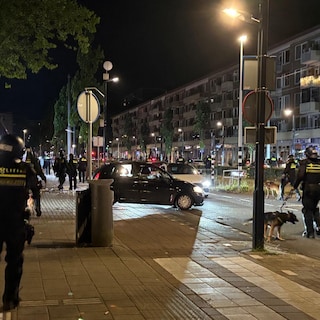 ME grijpt in Nieuw-West in na onrust voetbalwedstrijd Frankrijk-Marokko