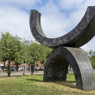 Amsterdam has lost a major work of art: the arches at Surinameplein have disappeared. 'It should have been a national monument'