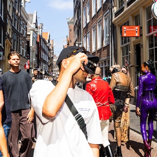A walk through Amsterdam with an analog camera can lead to a connection: A shared hobby breaks the ice