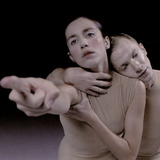 Delay the Sadness is a stunningly beautiful dance performance about grief