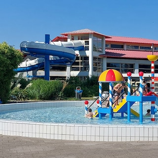 Amstelveen toddlers get free pool access while paddling pools remain closed