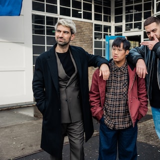 Polis review: many antics and anal sex jokes cannot mask a worthless story