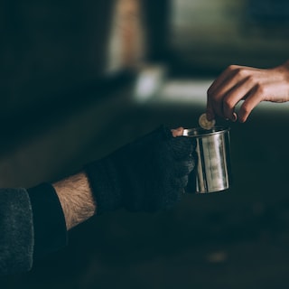 Readers on Amsterdam’s begging ban: It’s not the beggars who annoy me, but their exploiters