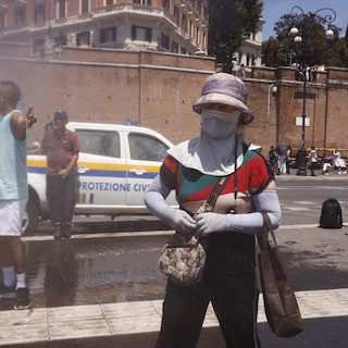 From air conditioning to 40 degrees outdoors is a shock to the body: Rome's heat plan looks beyond air conditioning