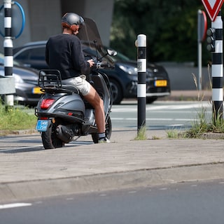Good news for government: drop in moped crashes supports plan for helmet mandate for young fatbikers