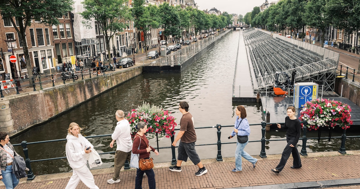 In de Prinsengracht verrijst een stadion van 350 meter voor Canal Parade – en niet iedereen is daar 