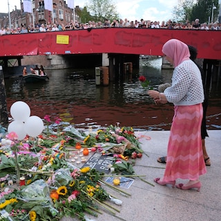 Ahead of Canal Parade, queer community feels threat from both far-right and Islamist corners: ‘That hatred of gender and sexual diversity unites them’