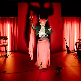 Anger, music and a horned woman in fast-paced show about motherhood at De Parade