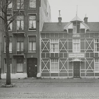 Frederik Hendrikstraat got a bathhouse specifically for schoolchildren in 1901