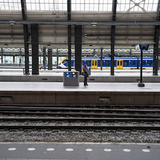 Fewer sprinters to run between Hoofddorp and Amsterdam Central throughout August due to a malfunction