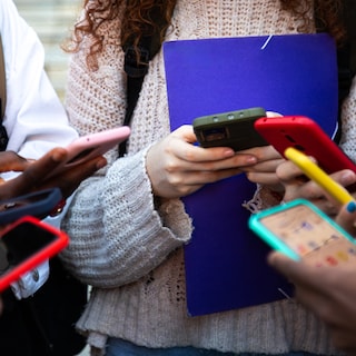 Study: students who start using social media at a young age perform worse in school