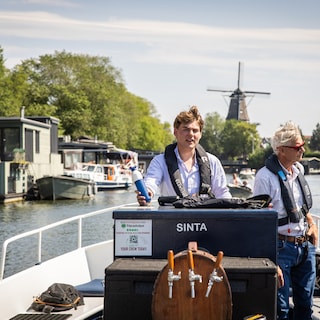 Tour boat and large sloop operators now required to pass practical exam: ‘Watch your phones, they can’t swim’