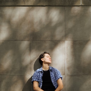 Singer-songwriter Amor moves to New York for master's degree: 'I’m getting closer to the answer of who I am as an artist'