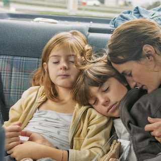 Review Les enfants vont bien: no rush in drama about mother who leaves children with her sister