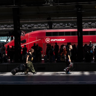 Amsterdam civil servants are taking the train instead of flying more often than before