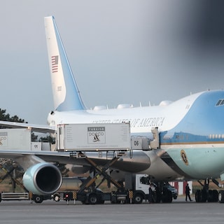 Trump ontsnapte via container van de catering uit Air Force One