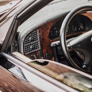 Opinion: 'This is your lucky day,' said the tourist while I was tinkering with my Saab on the Oudeschans
