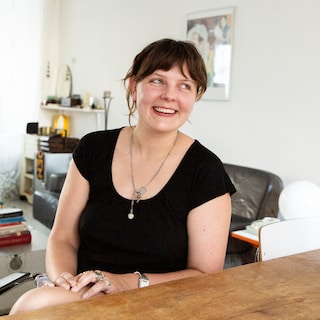 June (25) rents a studio in her grandparents' 17th-century home in the heart of Amsterdam: 'Sometimes we find stolen phones in my grandma's flower pots'