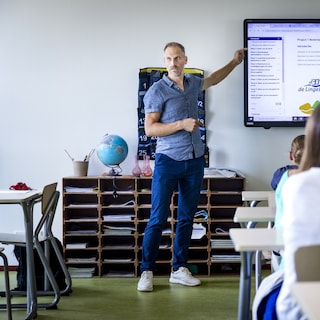 Teacher shortage in Amsterdam continues to shrink, but concerns remain