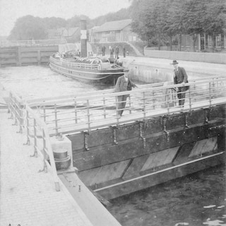First double sea lock: National monument Willem I lock in North Holland Canal reopened