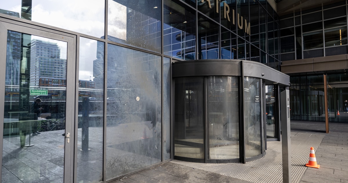 17-jarige jongen die explosie veroorzaakte bij het Atriumgebouw op Zuidas hoeft niet terug naar de g