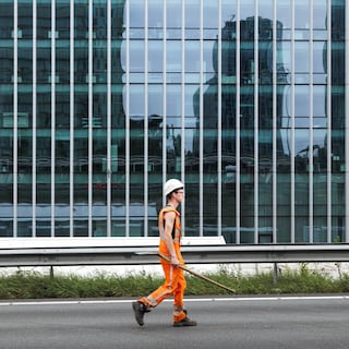 Connecting roads to A10 West and A10 North closed all weekend