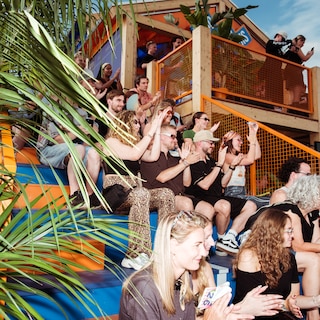 Lowlands 2026 Day 1: Australian guitar rock, mosh pits and singing along with Antoon