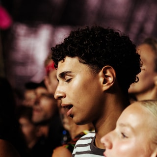 Sombr, toasted sandwiches, comedy and Geese: ten highlights of Lowlands 2026