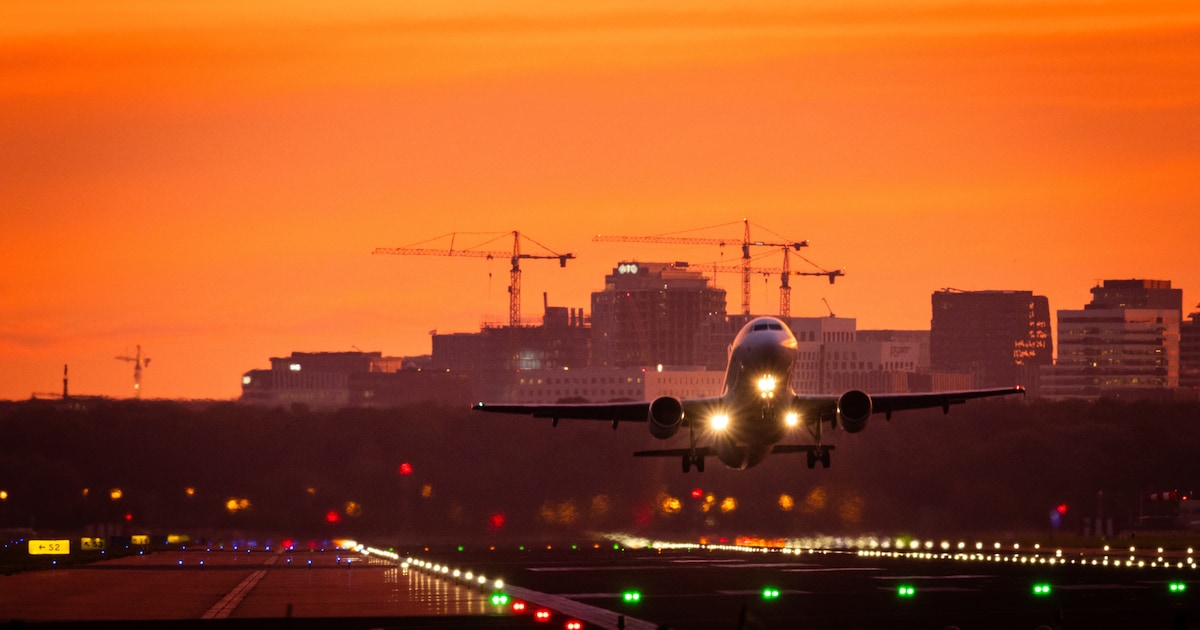 Inspectie dreigt met dwangsommen om lawaaiige nachtvluchten op Schiphol