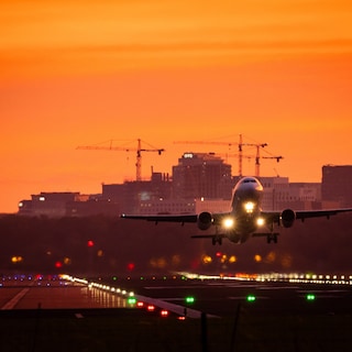 Inspectorate threatens fines for noisy night flights at Schiphol