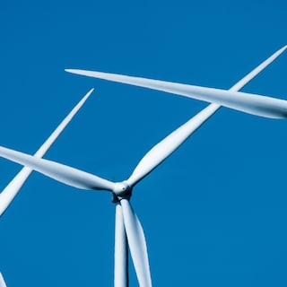 Initiators cite new argument for three wind turbines: they could power 18,000 new homes in Amsterdam