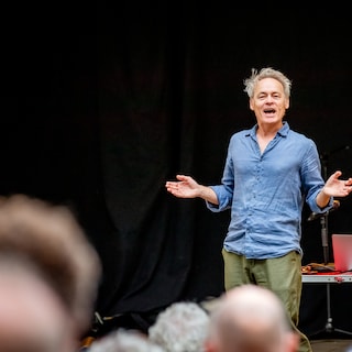 Actor Marcel Hensema (56) plays ten campsite guests in Eldorado show: 'I get sad about companies taking over mobile home parks'