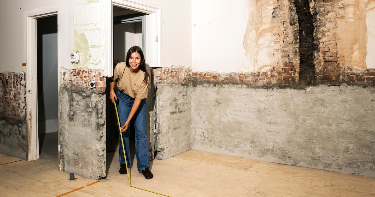 Maud (32) kocht een bouwval in De Pijp: ‘Het moet vanaf nul worden ingedeeld, wat heel leuk is, maar