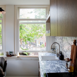 Sara (26) lives in 28 square meters without outdoor space: The Jordaan is our garden