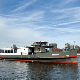 Restaurants in Noord and school in West launch their own IJ ferry service during public transport strike