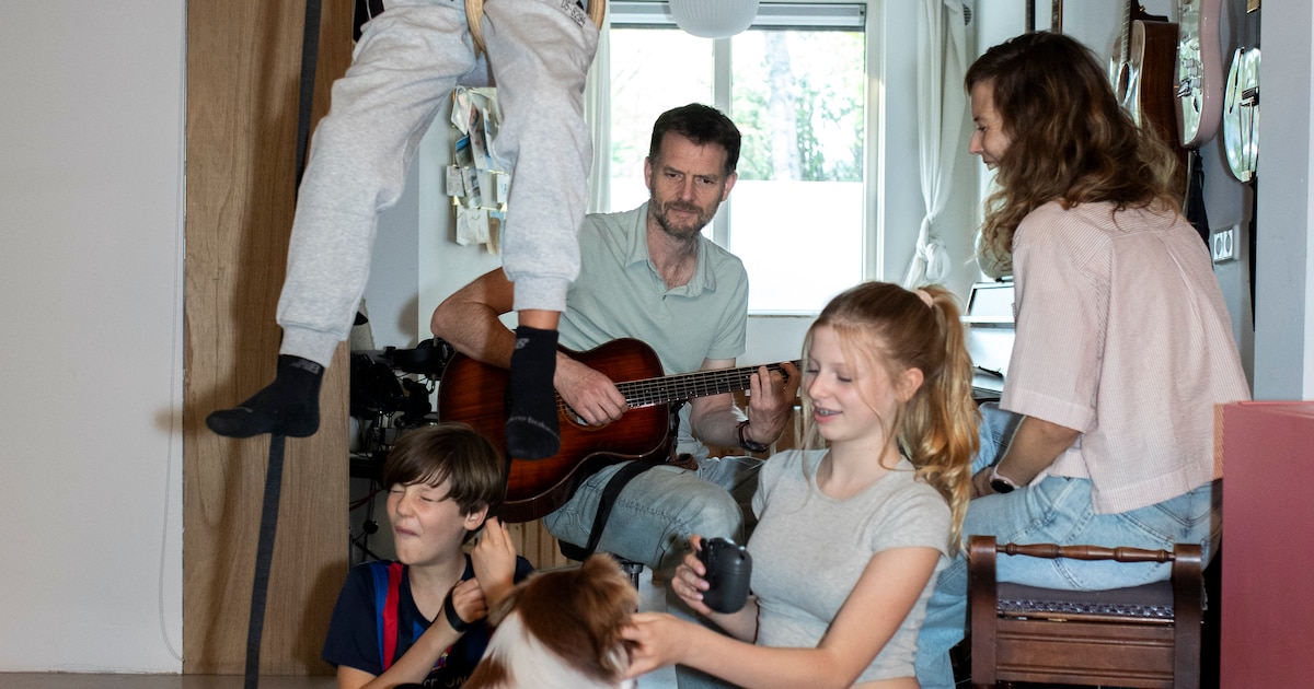 Deze Amsterdamse kinderen hebben in de buurt hun steunouders gevonden: ‘Sinds hij hier komt, gaat he