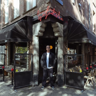 Sjefietshe in De Pijp closes its doors, but the viral 'hotdoctopus' remains