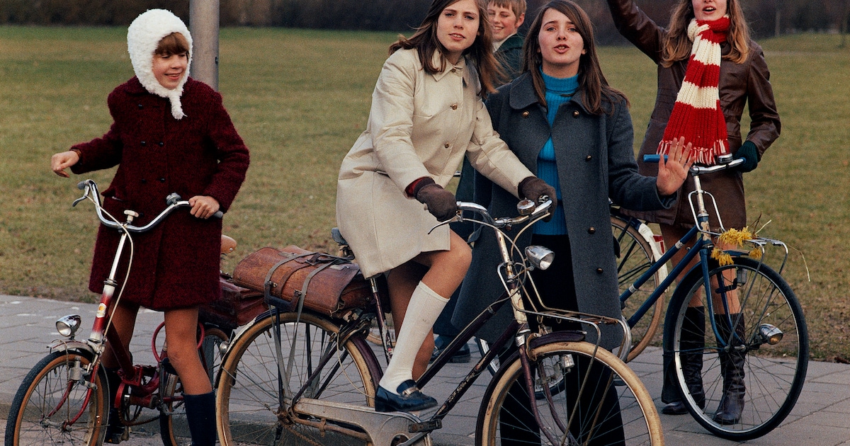De Amsterdamse fiets is niet zo gek veel veranderd, als je naar de foto’s van Eddy Posthuma de Boer 