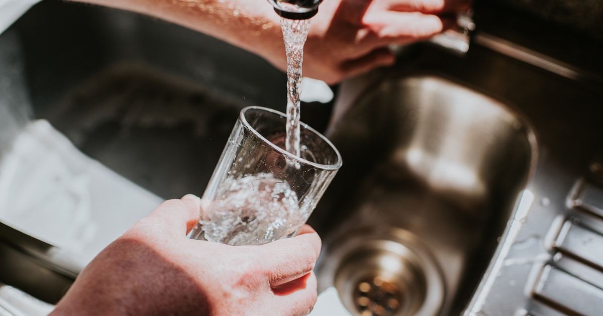 Kraanwater in Amsterdam bevat ruim twee keer zoveel pfas als het RIVM adviseert