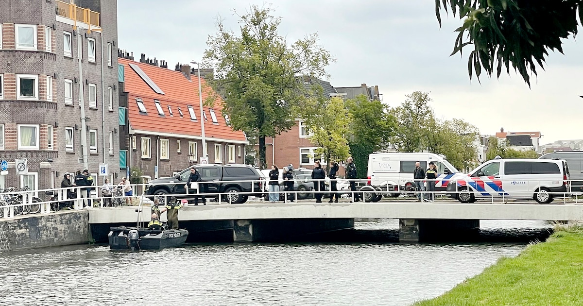 Politie vindt mes na grote zoekactie in water bij Transvaalkade; mogelijk verband met fatale steekpa